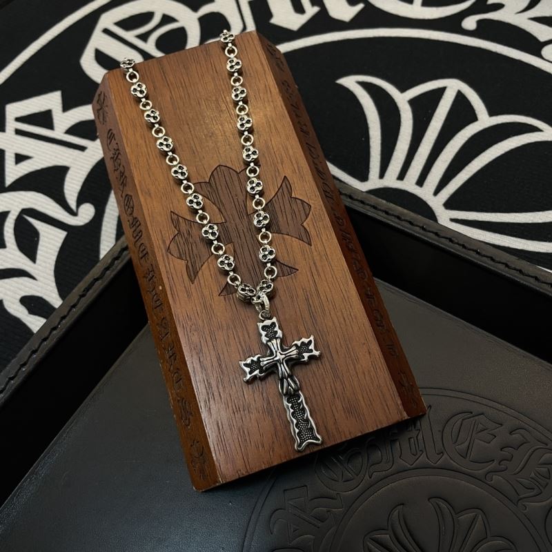 Ch*0me He**ts necklaces